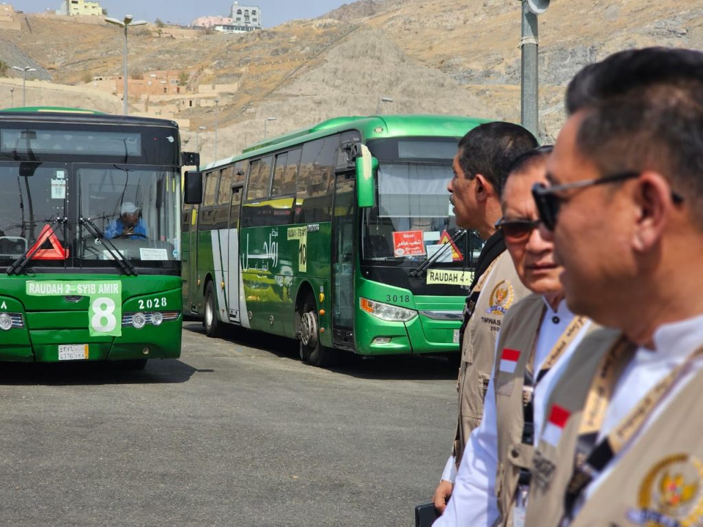 Timwas Haji DPR RI Temukan Bus untuk Haji RI Jauh dari Harapan ‘Ramah Lansia’