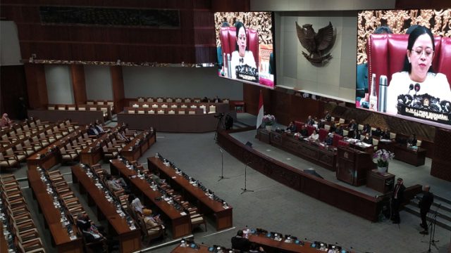 Pelantikan Tiga Anggota DPR/MPR PAW Periode 2024-2029 oleh Puan Maharani