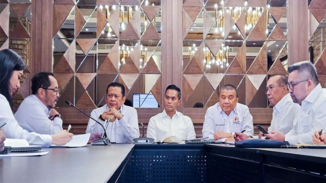 Investasi Terhambat, Ekonomi Indonesia Terancam: Korupsi, Ormas Nakal, dan Biaya Politik Jadi Sorotan Utama