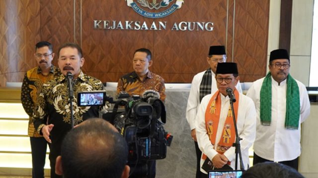 Jaksa Agung ST Burhanuddin Terima Kunjungan Gubernur DK Jakarta Pramono Anung