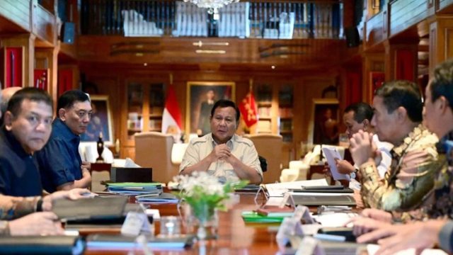 Presiden Prabowo Pimpin Rapat Hilirisasi di Hari Minggu: Bukti Komitmen Pembangunan Nasional