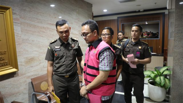 Kejagung Sita Dokumen dan Tetapkan Tiga Tersangka Kasus Korupsi Timah dan Impor Gula