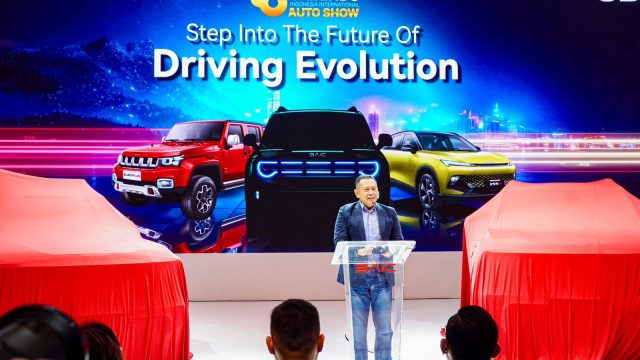 BAIC Luncurkan BJ30 Hybrid di GIIAS 2025, Bamsoet Dorong Produsen Asing Tingkatkan TKDN