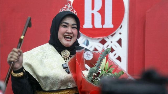 Fasion Show di DPRD DKI, Politisi PKS Juara Pertama dengan Kostum Cut Meutia