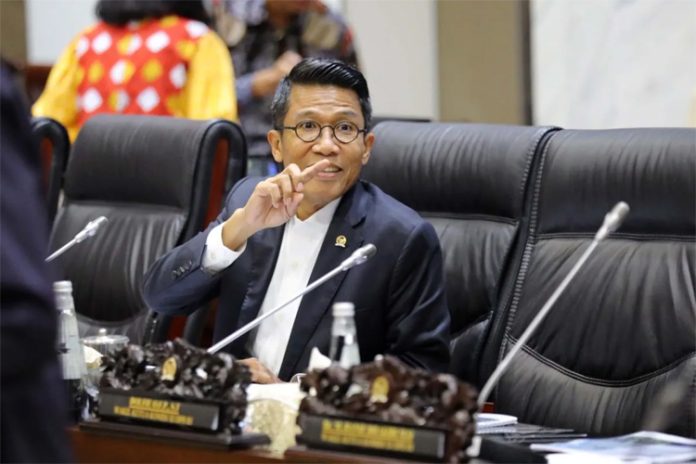 Ketua Komisi XI DPR RI Mukhamad Misbakhun saat memberikan keterangan terkait urgensi reformasi integritas di Direktorat Jenderal Bea dan Cukai.