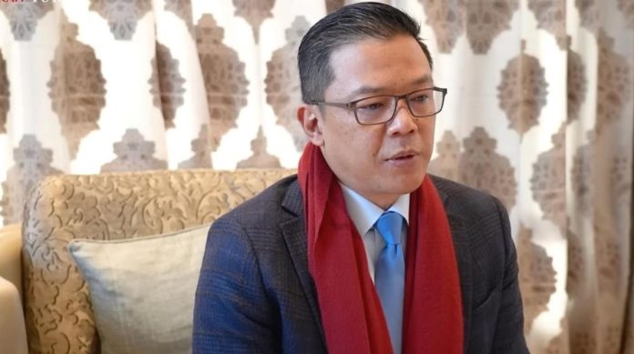 Menlu Sugiono saat memberikan keterangan pers di Gedung DPR RI terkait partisipasi Indonesia dalam iuran Dewan Perdamaian bentukan Donald Trump.