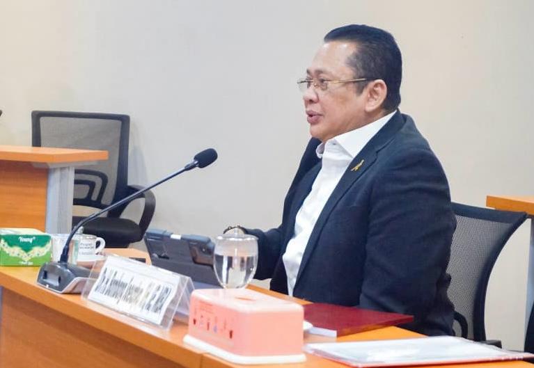Bambang Soesatyo (Bamsoet) saat menjadi penguji sidang proposal disertasi doktor ilmu hukum di Universitas Borobudur Jakarta.
