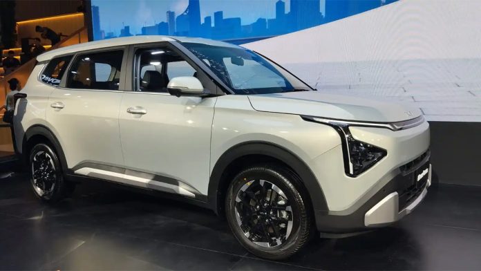 Infografis panduan perawatan mandiri mesin Smartstream Gamma II pada mobil Kia Carens untuk menjaga performa jangka panjang.