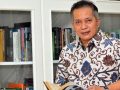 Menteri Koperasi Ferry Juliantono memberikan keterangan pers mengenai penundaan impor pikap India.