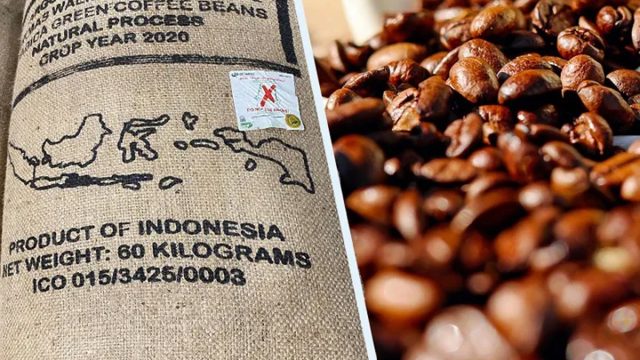 Ilustrasi produk UMKM Indonesia seperti kopi dan kerajinan tangan yang siap dikirim menggunakan kontainer logistik ke Amerika Serikat.