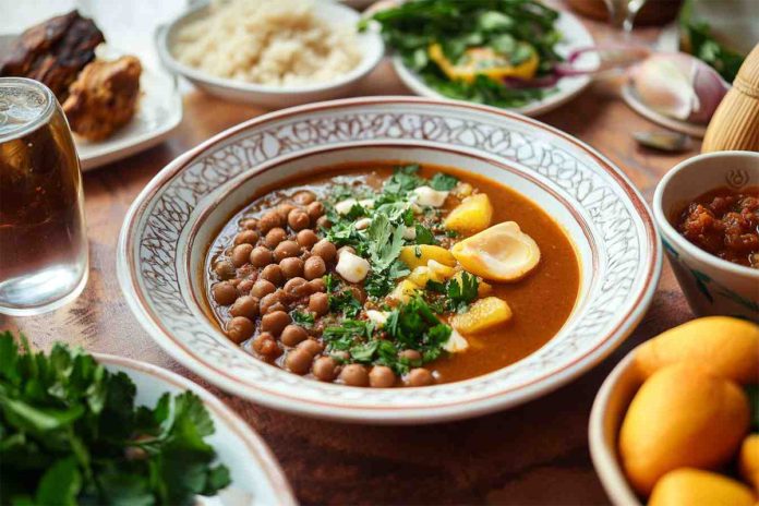 Ragam hidangan khas Ramadan dari berbagai negara seperti sup Harira, nasi Kabsa, dan bubur Haleem yang menggugah selera.