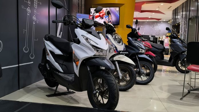 Jajaran motor Honda di diler Wahana Jakarta-Tangerang siap dipasarkan dengan promo potongan harga dan tenor selama bulan Februari 2026.