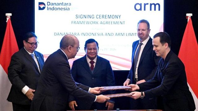 Presiden Prabowo Subianto menyaksikan penandatanganan perjanjian kerangka kerja antara BPI Danantara dan Arm Limited di London, Inggris.