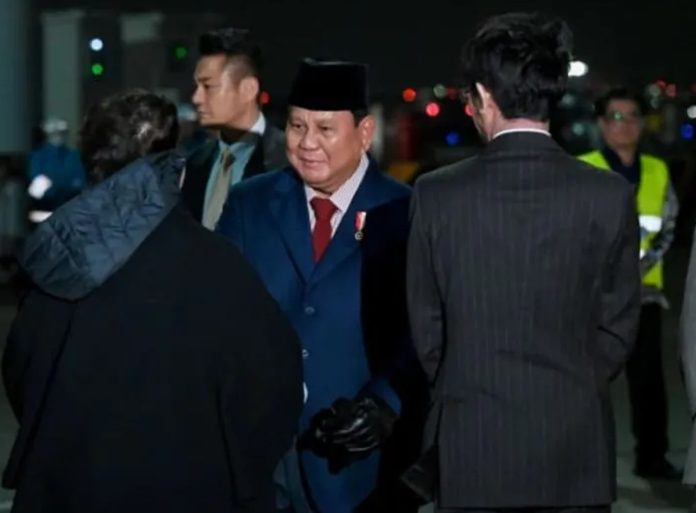 Presiden RI Prabowo Subianto saat tiba di Bandara Haneda Tokyo disambut pejabat tinggi Jepang untuk memulai kunjungan kenegaraan strategis. (ANTARA)