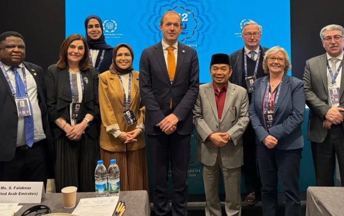 Jazuli Juwaini, Utusan Tetap IPU untuk Timur Tengah, saat menyampaikan pidato tegas dalam Sidang Umum IPU ke-152 di Istanbul, Turki.