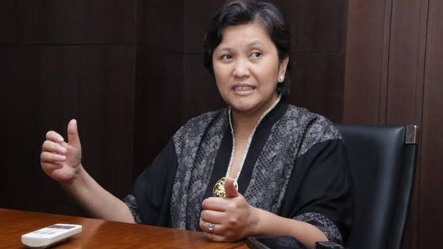 Wakil Ketua MPR RI Lestari Moerdijat memberikan pernyataan mengenai urgensi perlindungan hukum pasca pengesahan UU PPRT dalam Rapat Paripurna.