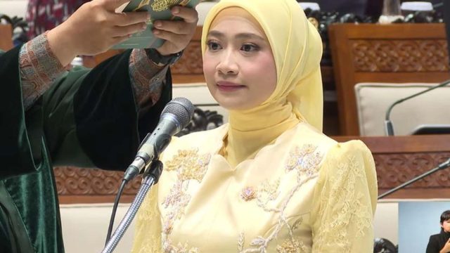 Gantikan Adies Kadir yang Jadi Hakim MK, Adela Kanasya Adies Resmi Dilantik Jadi Anggota DPR