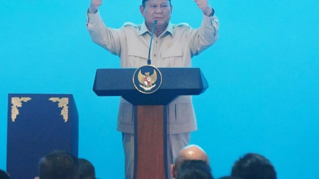 Ilustrasi dokumen Peraturan Presiden Nomor 3 Tahun 2026 dengan latar belakang siswa sekolah sebagai simbol penguatan pendidikan nasional di era Prabowo.