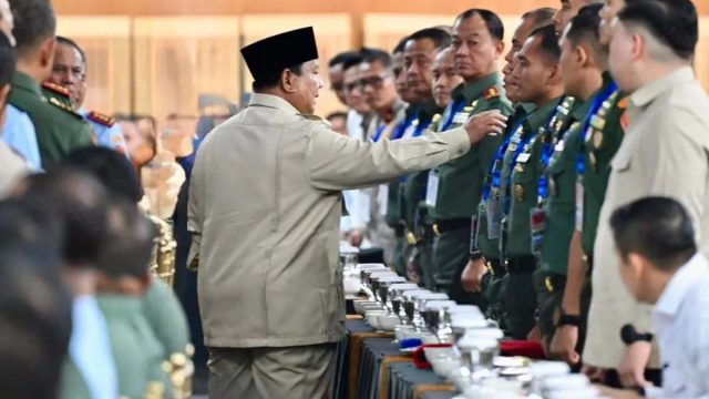 Pertama dalam Sejarah, Presiden Prabowo Hadir Langsung Beri Taklimat kepada Ribuan Perwira TNI-Polri di Seskoad