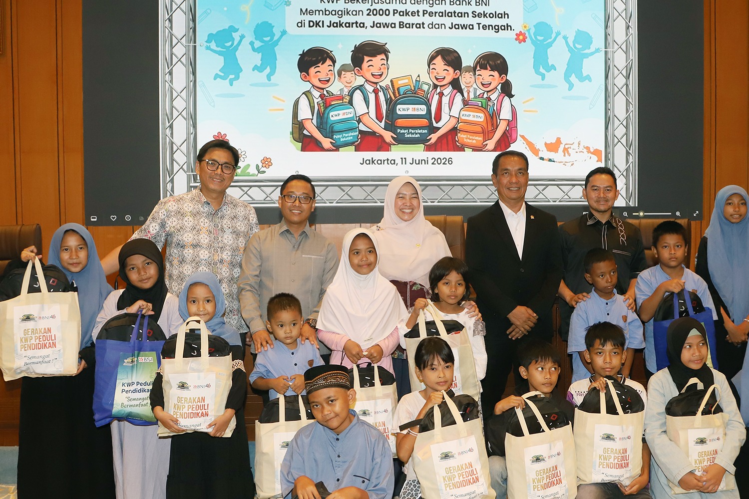 Sinergi Komunitas Pers dan BUMN, KWP Bersama BNI Sukseskan Gerakan Peduli Pendidikan