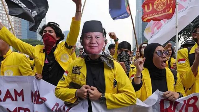 Seberangi Blokade Semanggi, Ribuan Mahasiswa Nekat Tembus Bundaran HI Guncang Kebijakan Ekonomi Prabowo